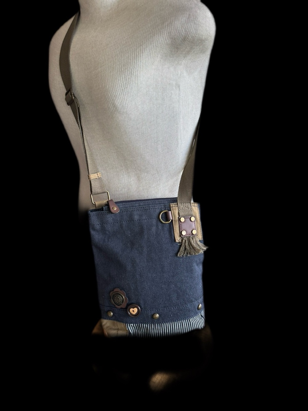Canvas Crossbody Bag in Navy Blue with Olive Strap